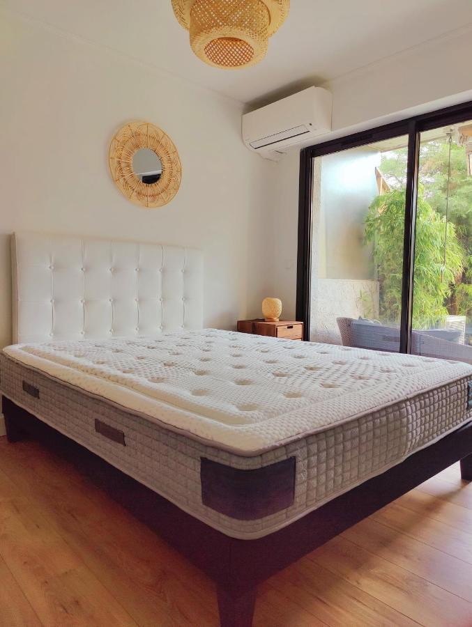 Garden Flat In *